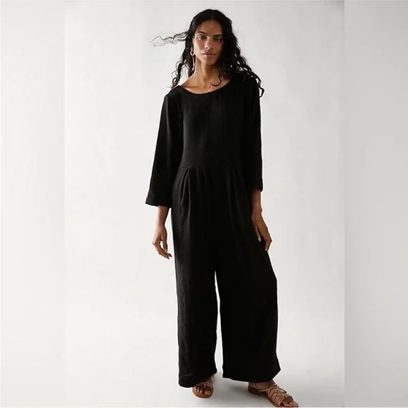 Elegant Black Jumpsuit - Picture 2 of 10